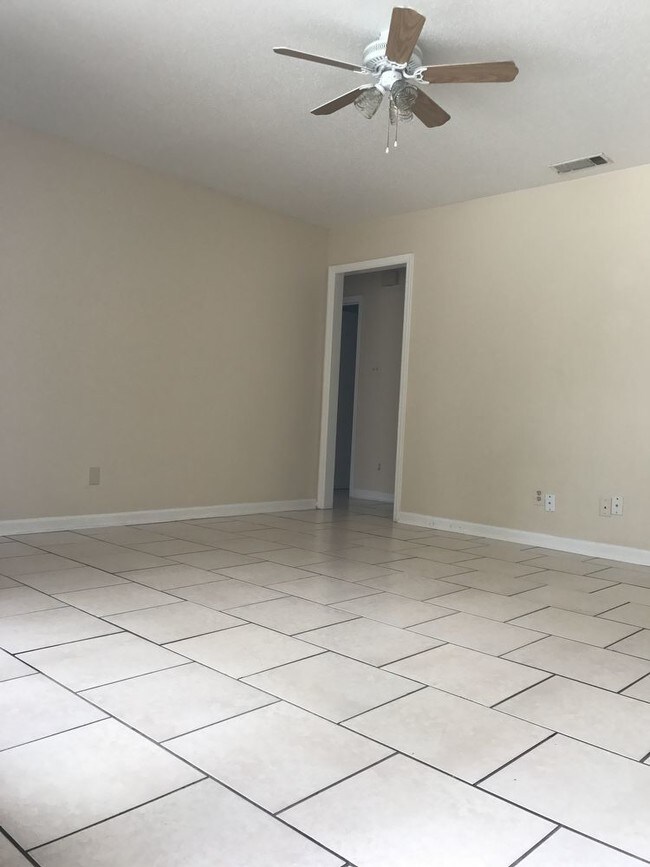 Foto del edificio - 6612 Johnny Mercer Blvd