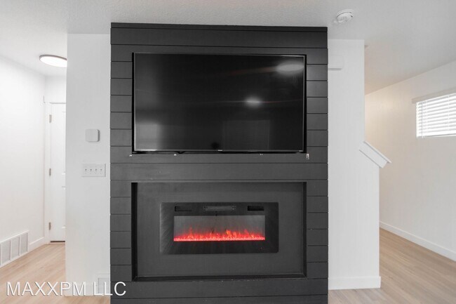 Foto del edificio - 3 br, 2 bath House - 352 N Grassland Dr