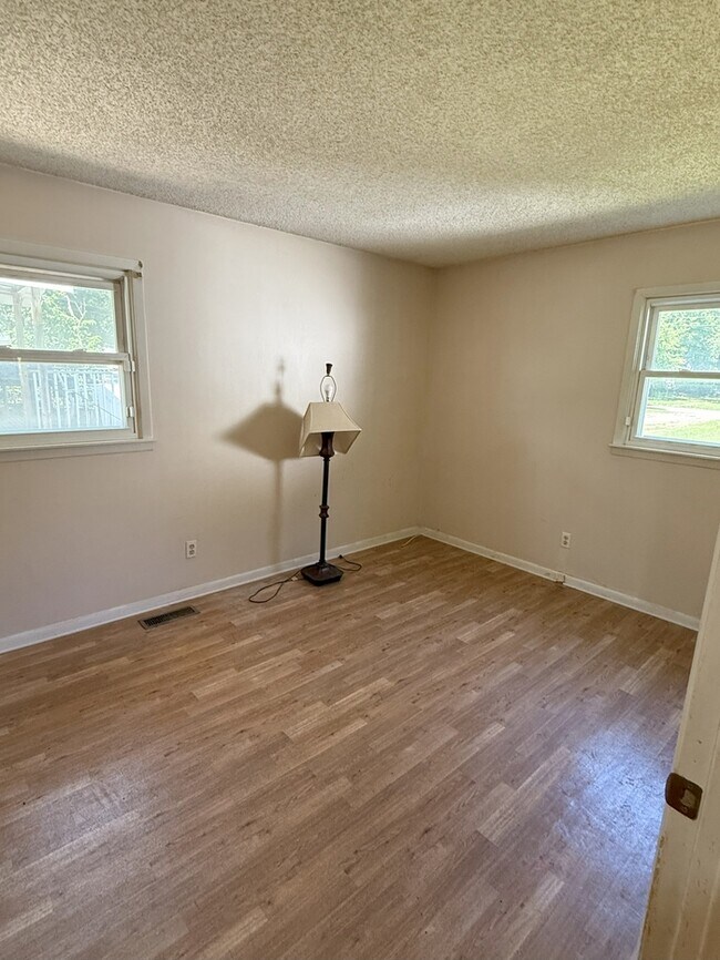 Foto del edificio - 1628 N Oakland Ave