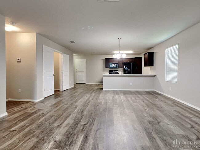 Building Photo - 9734 Marbach Hill San Antonio TX