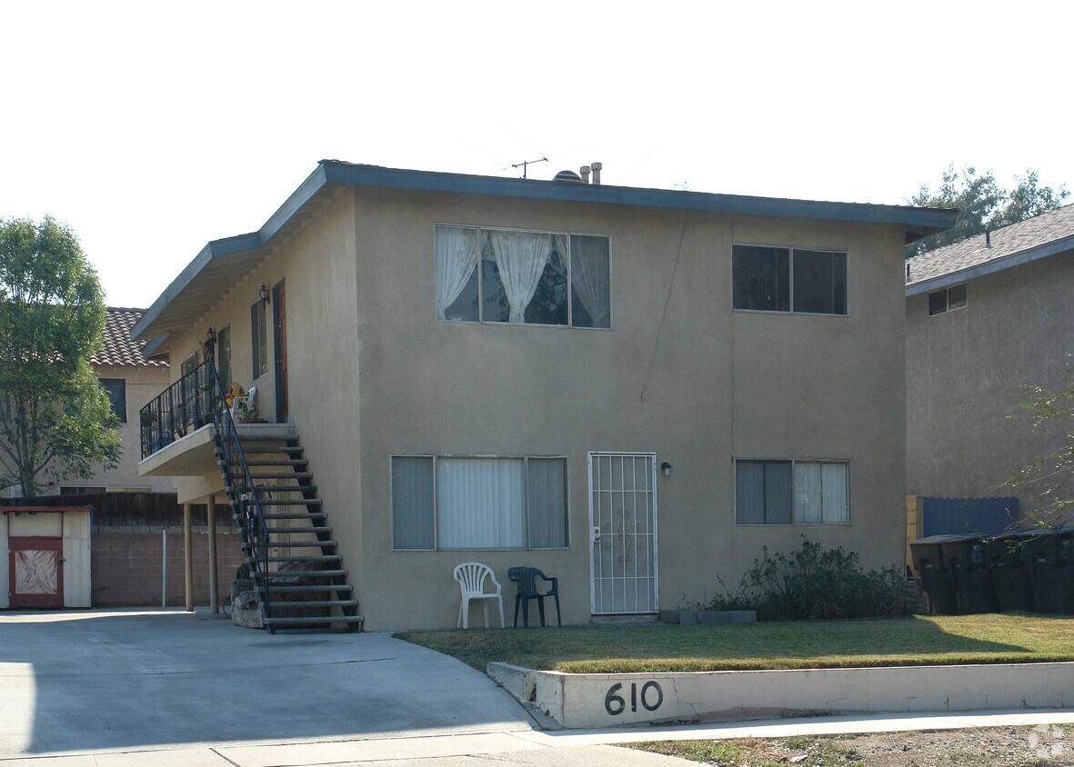 Building Photo - 610 E 4th St