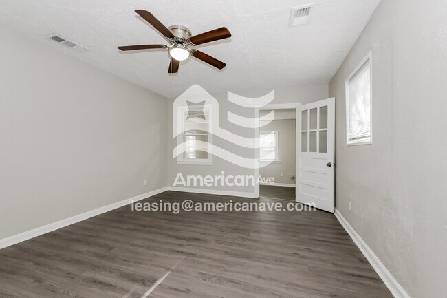 Building Photo - 2434 Pye Ave