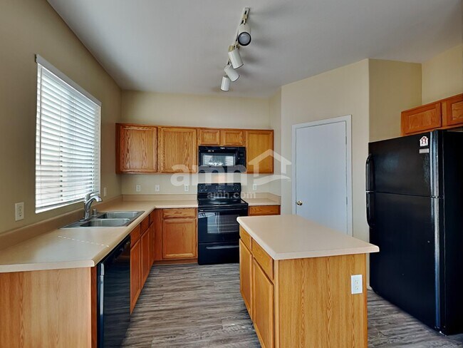 Foto del edificio - 1217 S 121st Dr