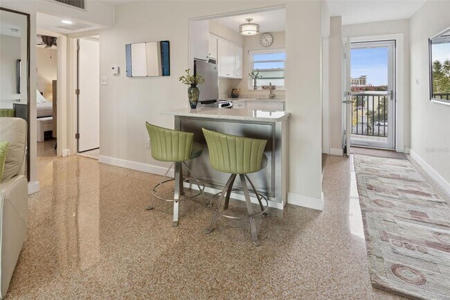 Foto del edificio - 750 Burlington Ave N