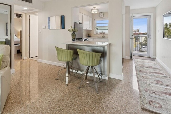 Building Photo - 750 Burlington Ave N