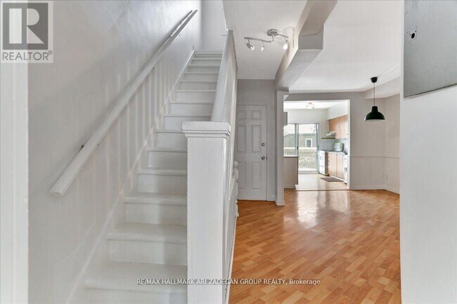 Photo du bâtiment - 138 Booth Ave