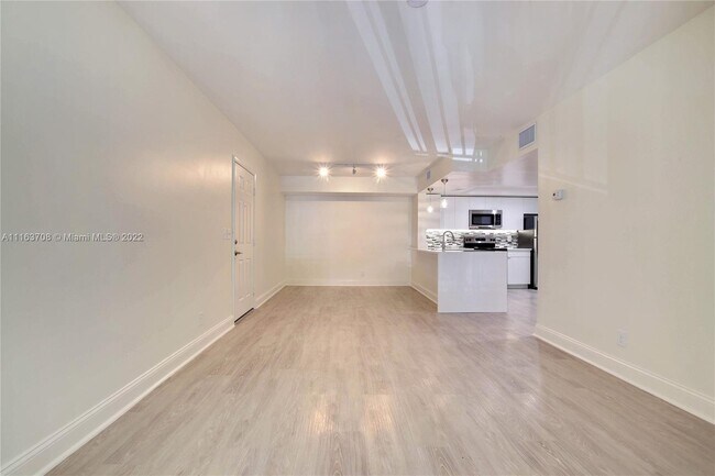 Foto del edificio - 3605 NE 207th St