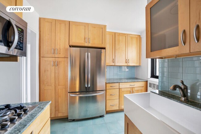 Building Photo - 315 E 72nd St
