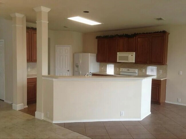 Building Photo - 4533 Indian Rock Dr