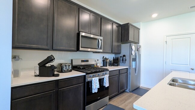 Building Photo - 1194 Woodlily Ln