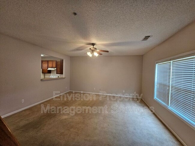 Foto del edificio - 3392 Hidden Stream Ct