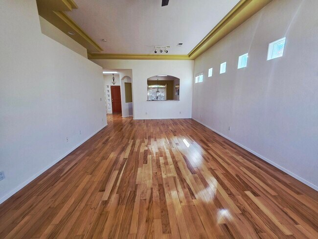 Foto del edificio - 7327 Blue Cypress Ave NE