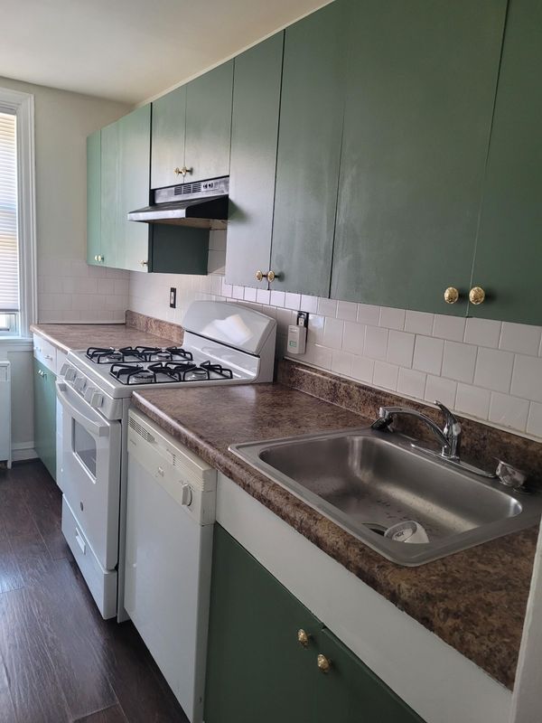 Foto del edificio - 7113 Castor Ave