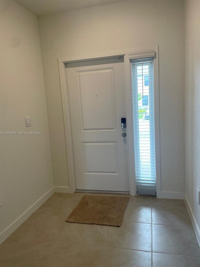 Foto del edificio - 1386 NE 3rd Ave