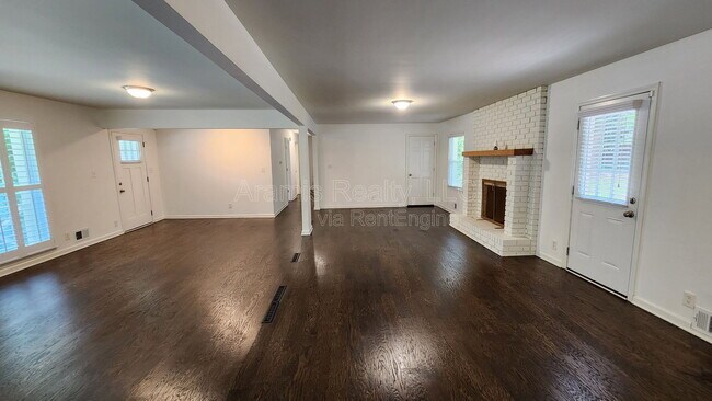 Building Photo - 3775 Tree Bark Trail