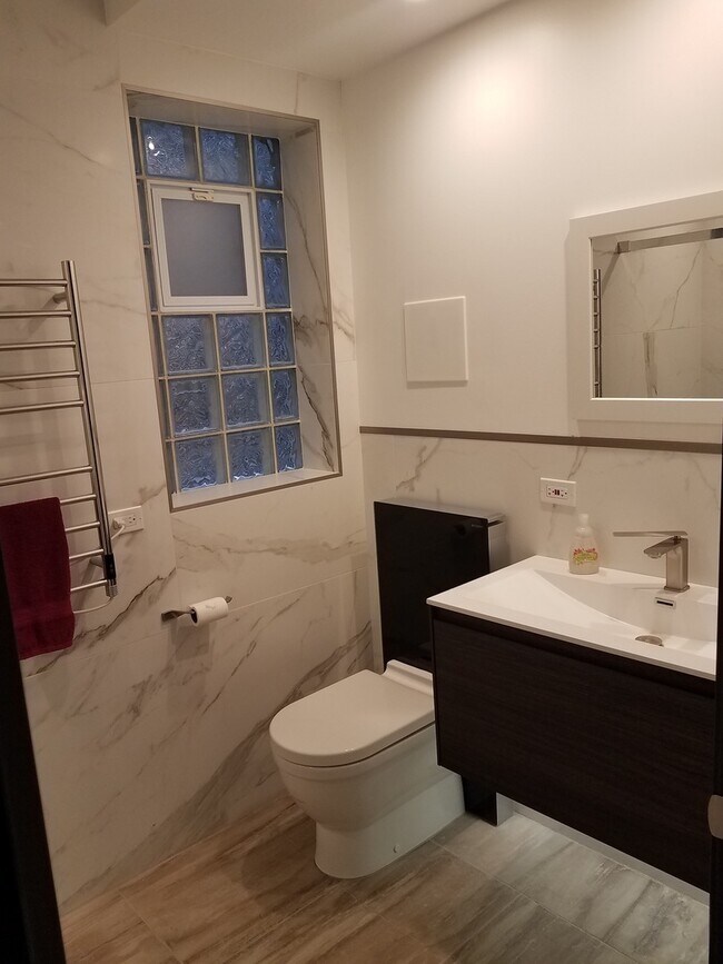 Foto del edificio - 1638 W Huron St