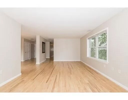 Building Photo - 85 Kenberma Rd