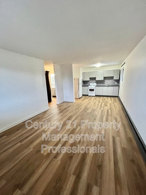 Building Photo - 12708 90 St NW