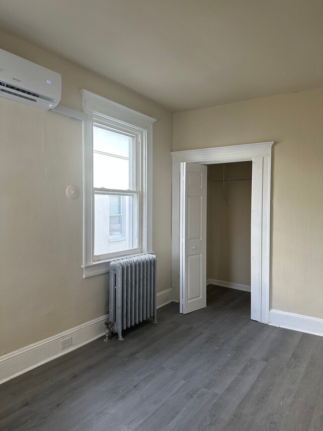 Building Photo - 1003 Walnut Ave