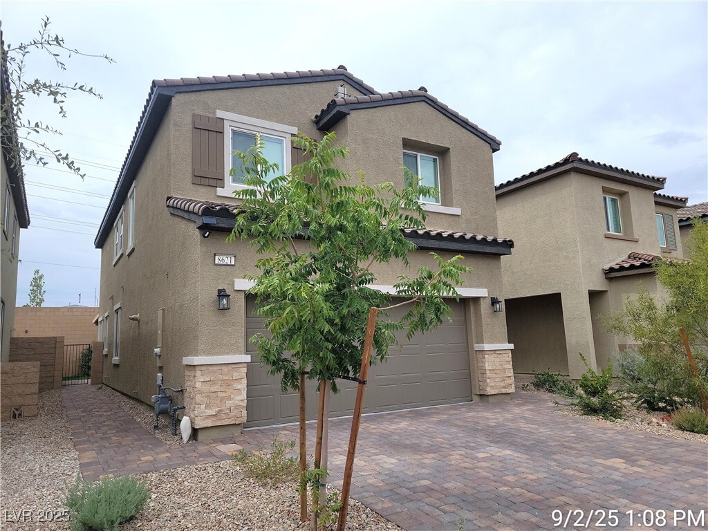 Foto principal - 8621 Faxom St