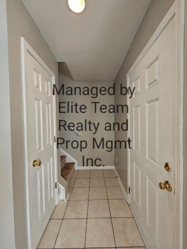 Foto del edificio - 5725 Brookfield Point Dr 3 bed w/bonus roo...