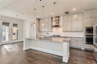 Building Photo - 466 Anfield Cir