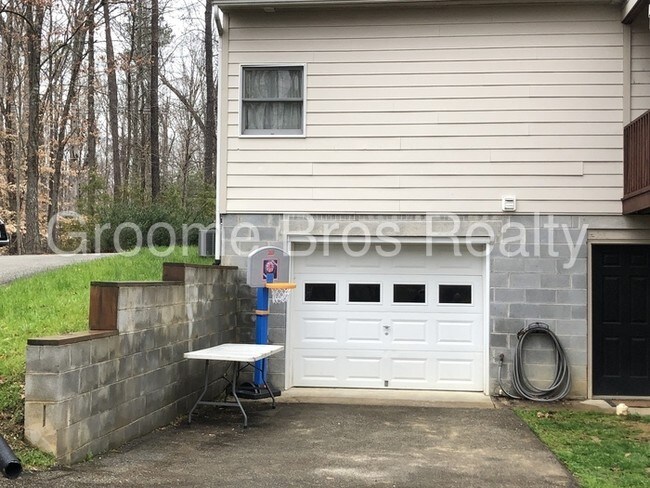 Building Photo - 8120 Flannigan Mill Rd
