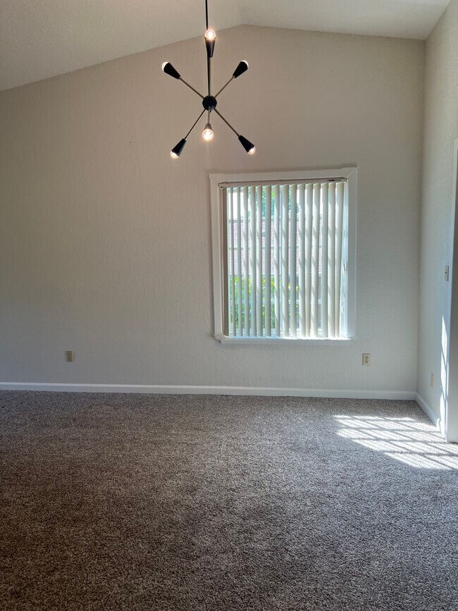 Building Photo - $500 MOVE-IN CREDIT! The Bluffs - 2 Bd/2ba...