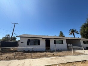 Building Photo - 711 E Oakland Ave