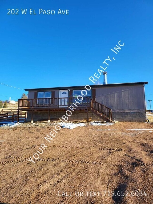 Building Photo - 202 W El Paso Ave