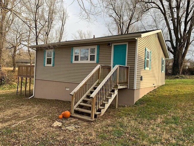 Building Photo - 1004 E Prospect Ave