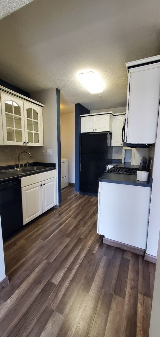 Foto del edificio - 5 Bedroom Updated Home