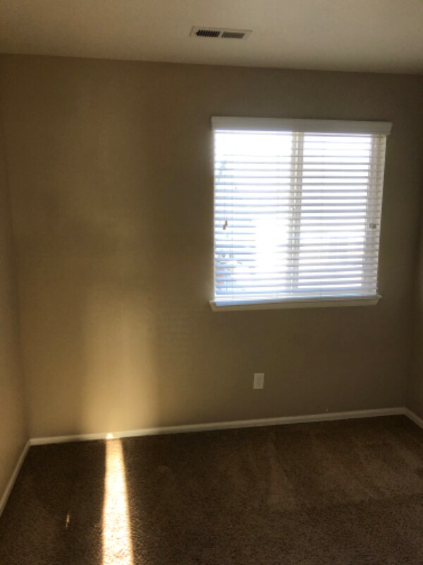 Building Photo - 1564 Basildon Ct