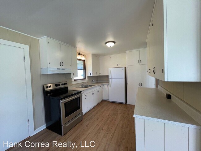 Building Photo - 3 br, 1 bath House - 96-1161 Ohia St.