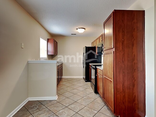 Foto del edificio - 193 Wildberry Ln