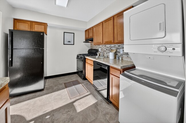 Building Photo - Brinkley House