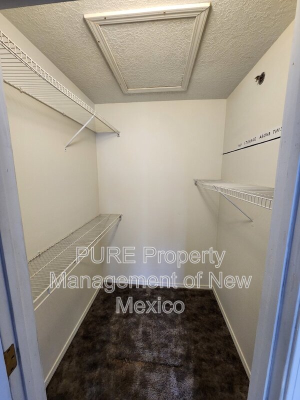 Building Photo - 408 E Comanche St