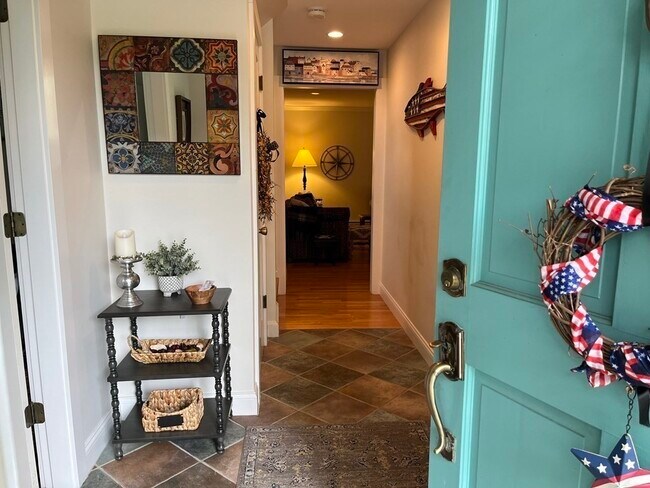 Building Photo - 124 Mt Pleasant Ave