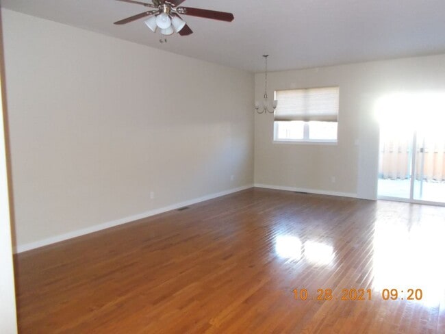 Building Photo - 287 Mercado St