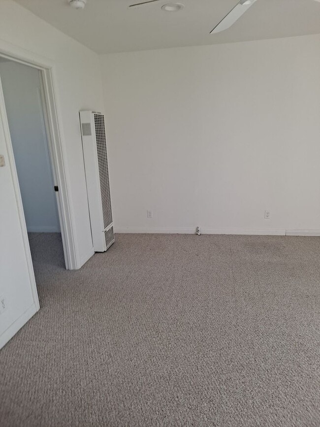 Foto del edificio - TORRANCE 1 BDRM APT FOR LEASE!