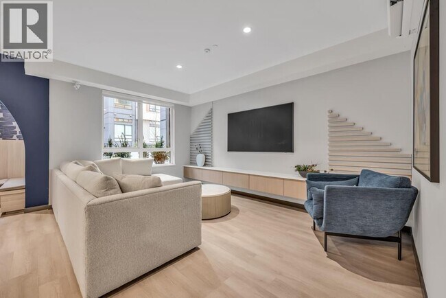 Building Photo - 629 Cottonwood Ave