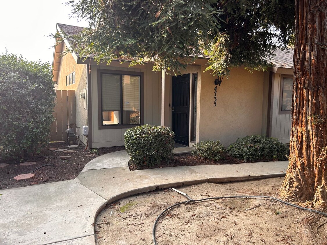 Foto principal - Cute Condo for Rent in Visalia!