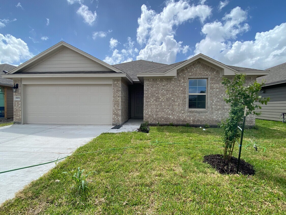 Primary Photo - 3937 Jayden Dr