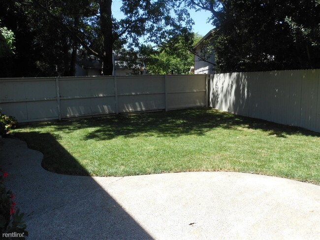 Building Photo - 6 br, 3.5 bath House - 7691 Rush River Dr ...