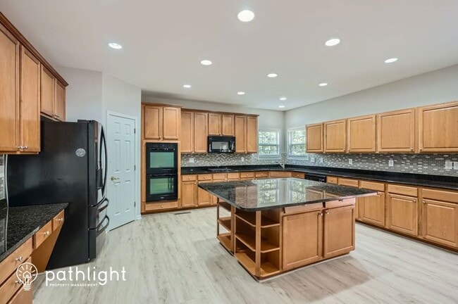 Building Photo - 1525 Montauk Point
