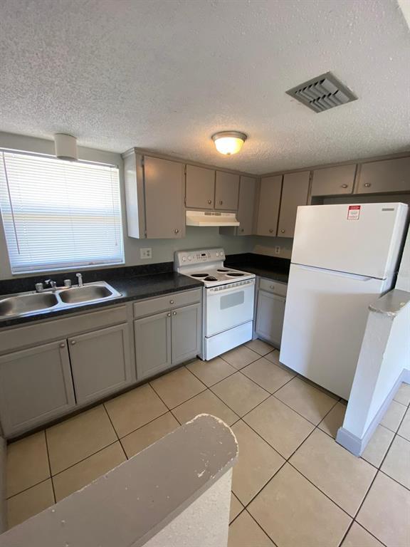 Foto del edificio - 2410 Chestnut Woods Dr