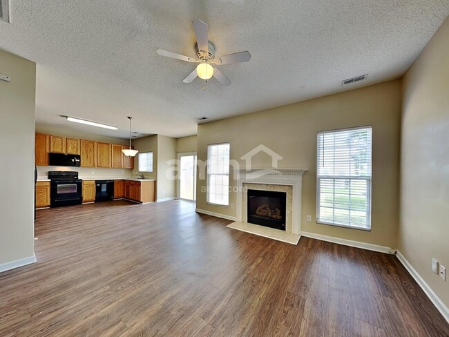 Foto del edificio - 4406 Snowcrest Ln