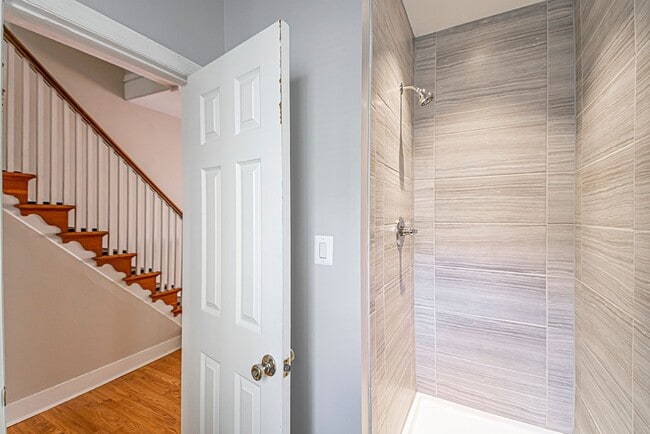 Building Photo - Fitler Square Three Bedroom Two Bathroom Home