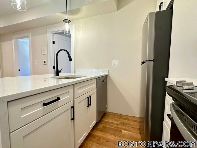 Building Photo - 64 N Margin St