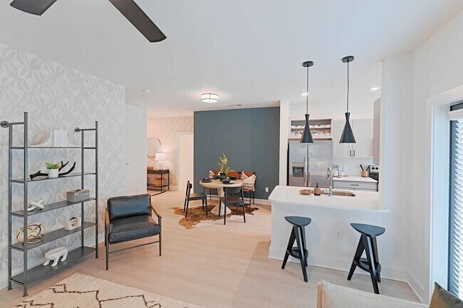 Foto del edificio - Get Up to $2,400 Off Your 2/2 Rent!